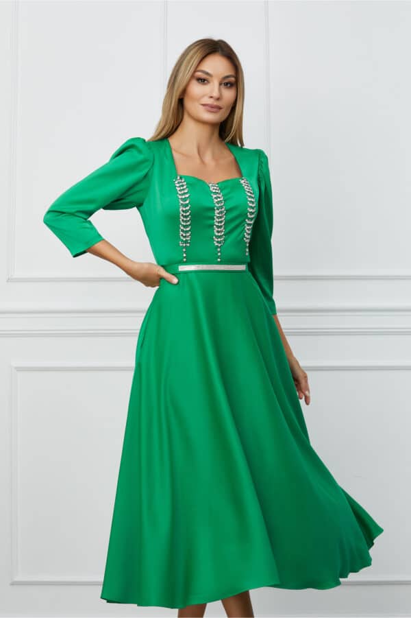 Rochie Mara verde din satin cu strasuri pe bust