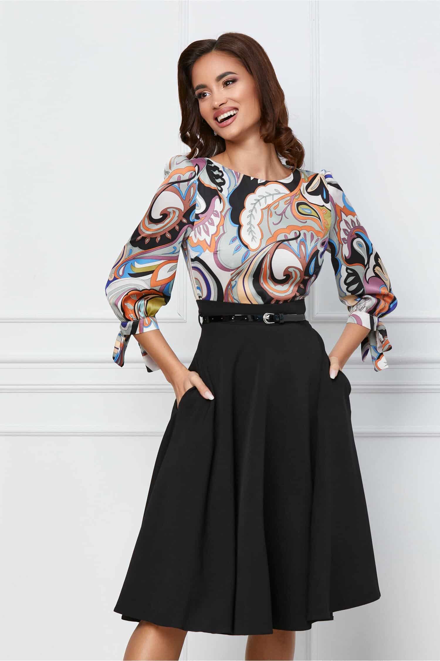 Rochie MBG neagra cu imprimeu colorat la bust si curea in talie