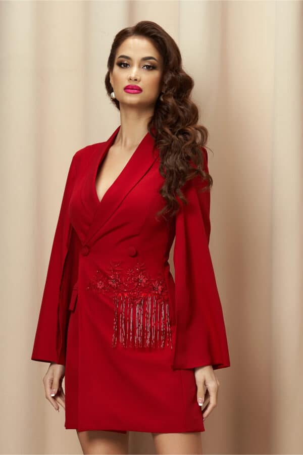 Rochie MBG rosu tip sacou cu broderie in talie