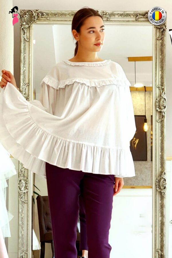 Bluza casual alba asimetrica cu croiala lejera si volane