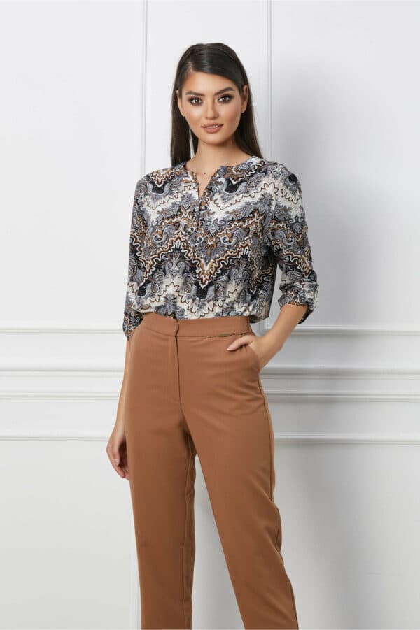 Bluza Caterina bleumarin cu imprimeri maro si maneci prinse cu nasturi