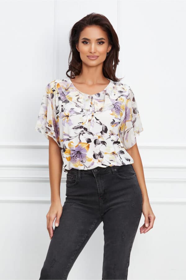 Bluza Isabela alba cu flori lila-galben si maneci scurte