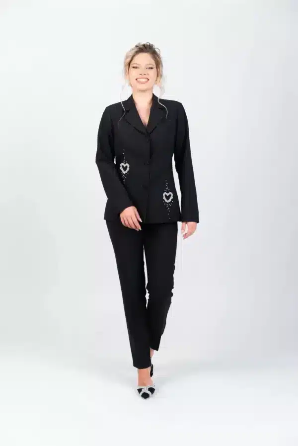 Compleu negru de ocazie format din doua piese cu sacou cambrat si pantaloni pana