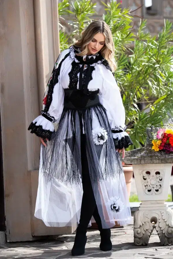 Fota dubla alba din tulle fin cu aplicatii de trandafiri 3D Legendaria by Venezia