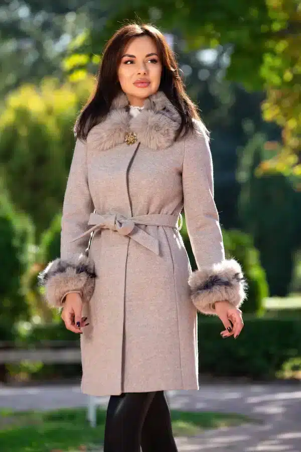 Palton din lana Polly bej cu blanita la guler si mansete