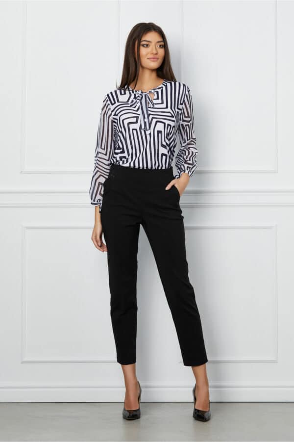 Pantaloni Patty negri cu buzunare