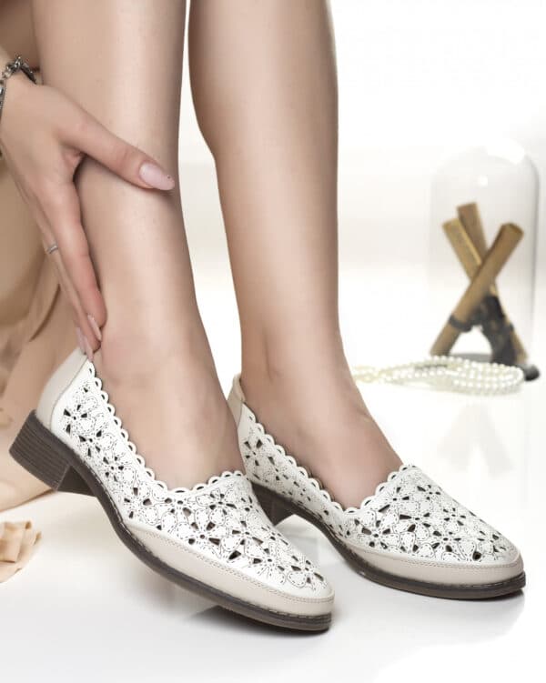 pantofi dama albi din piele ecologica ripana