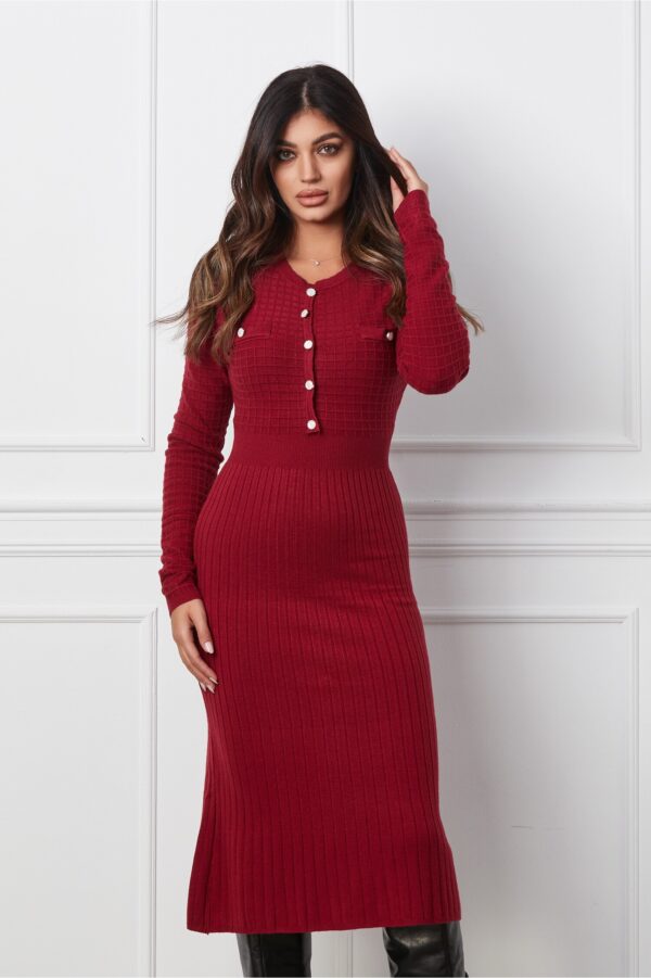 Rochie Alesia bordo din tricot cu nasturi perlati la bust
