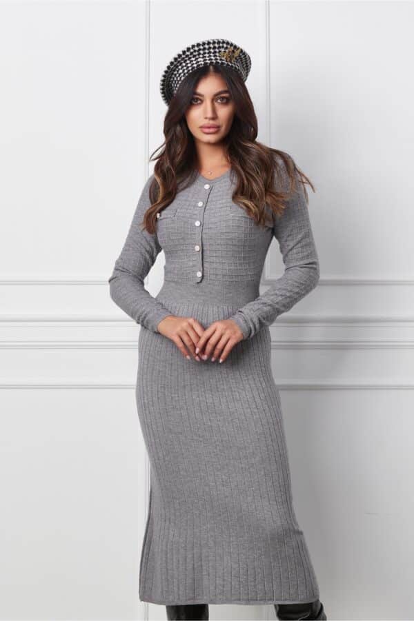 Rochie Alesia gri din tricot cu nasturi perlati la bust