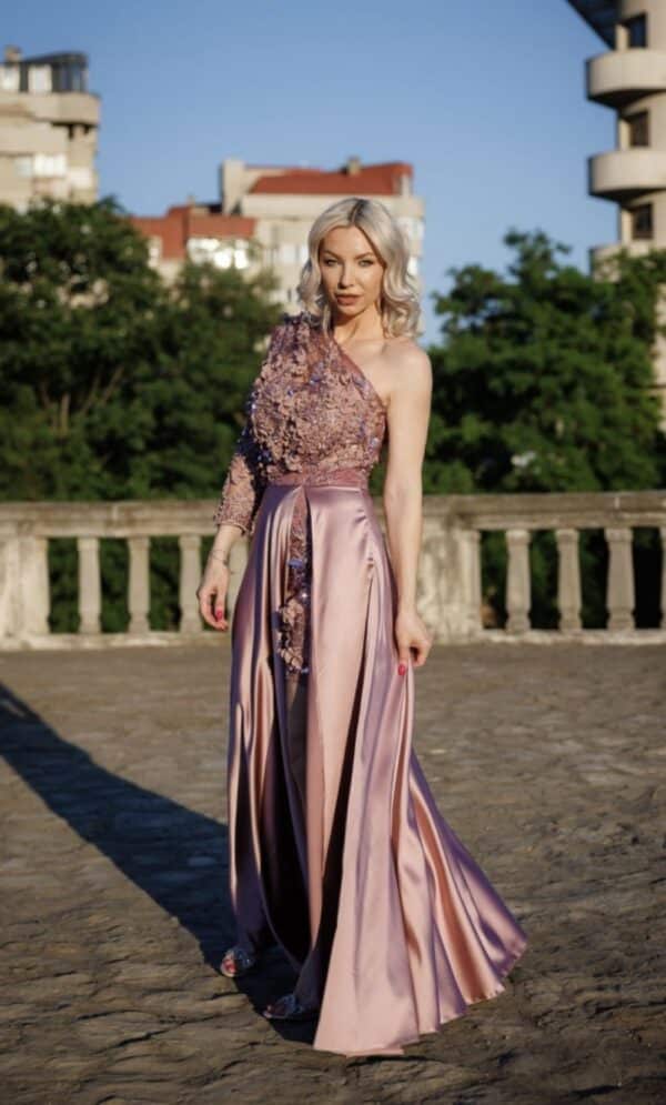 Rochie eleganta din tafta prevazuta cu broderie 3D in partea superioara