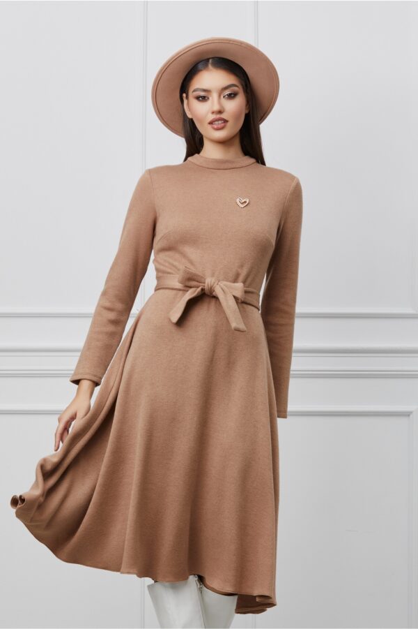 Rochie Dy Fashion crem din tricot cu aplicatie detasabila la bust