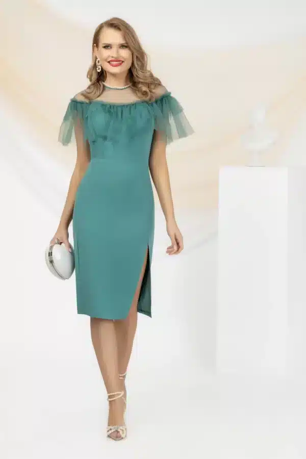 Rochie eleganta conica vernil cu perle si volane din tull in partea superioara