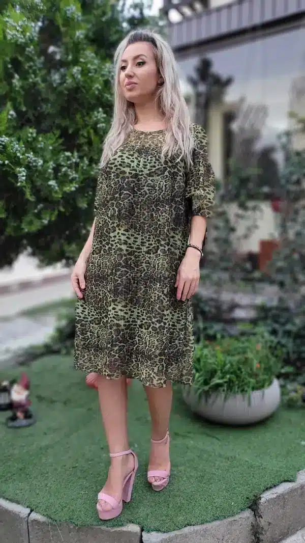 Rochie eleganta verde cu imprimeu leopard si croi lejer
