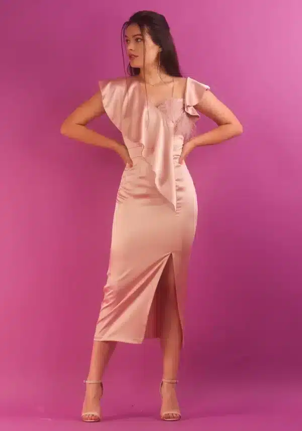 Rochie eleganta confectionata din material satinat usor elastic