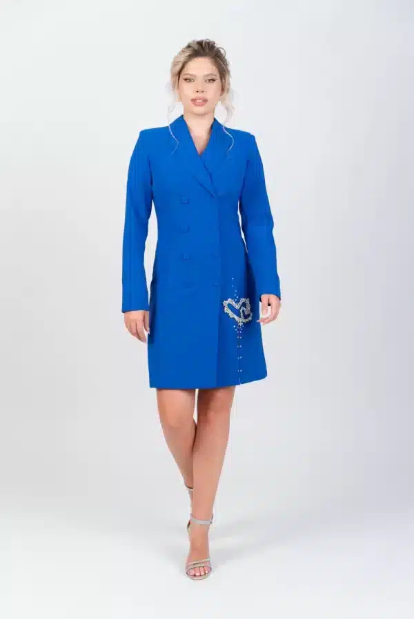 Rochie eleganta tip sacou cu detalii pretioase si slit pe picior