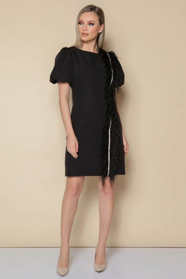 Rochie neagra de ocazie cu pene si strasuri