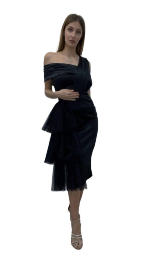 Rochie eleganta din tafta cu volane din tull