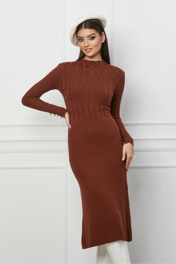 Rochie Selena maro din tricot cu model in relief