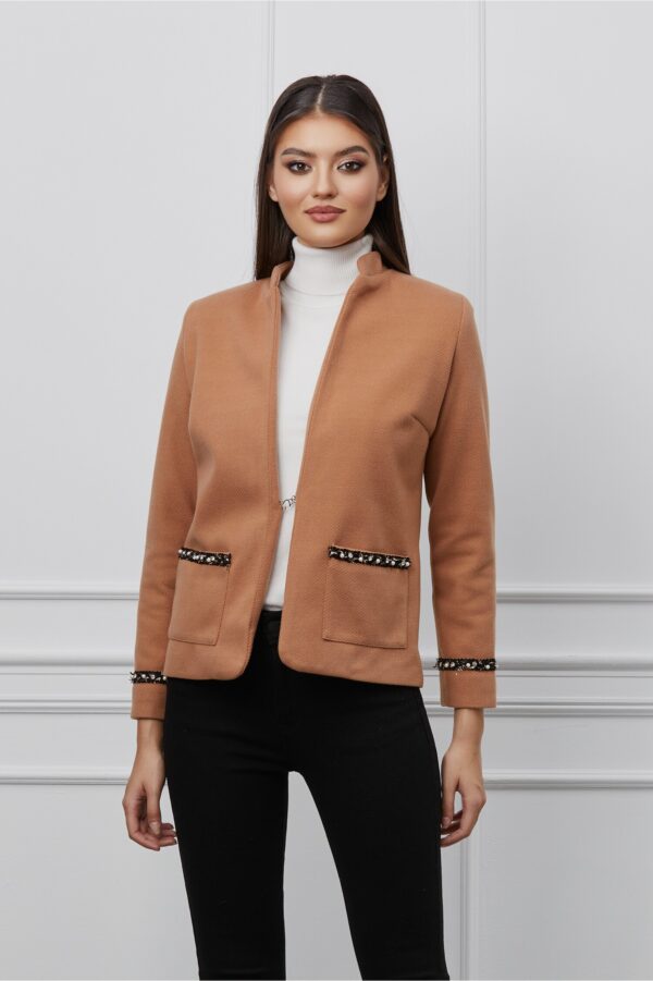 Sacou Dy Fashion crem cu aplicatii