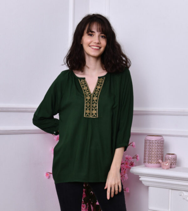Bluza stilizata traditional cu broderie Clara 3