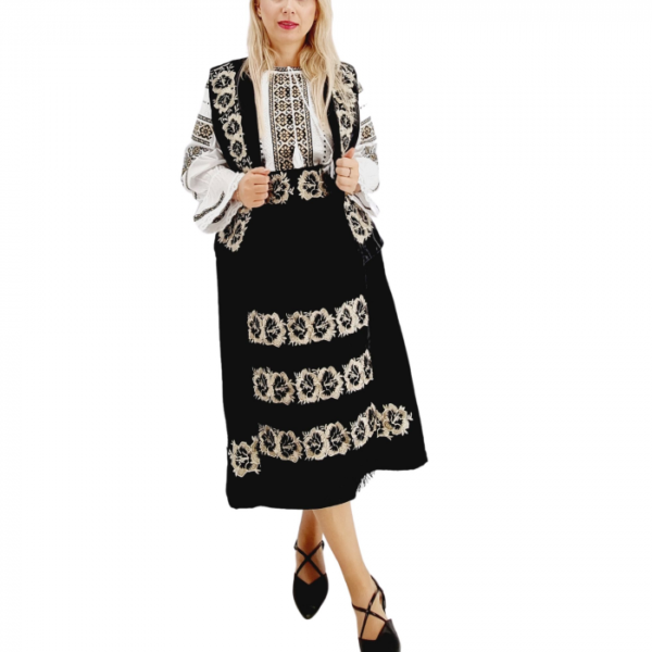 Fote cu broderie traditionala din catifea Carmen