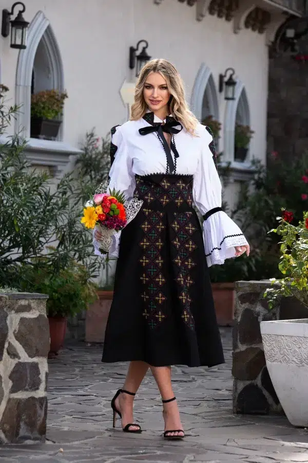 Fusta Romaneasca brodata din vascoza texturata Legendaria by Venezia