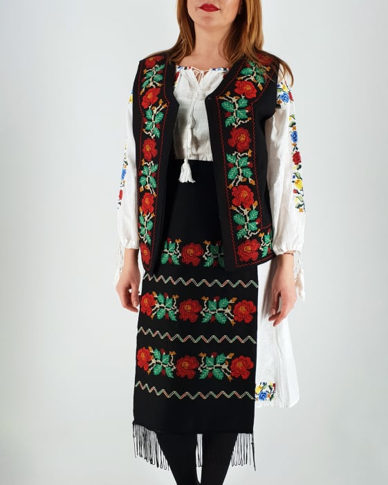 Costum Traditional Vesta si 2 Fote brodate Aurica