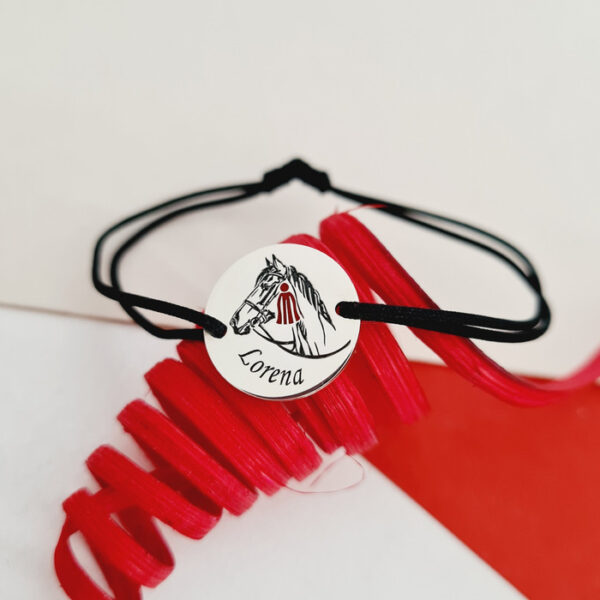 Bratara personalizata – Cal cu ciucure rosu – Argint 925 – Snur reglabil