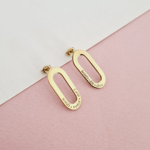 Cercei Aria – Cuvinte gravate – Argint 925 placat cu Aur Galben 18K