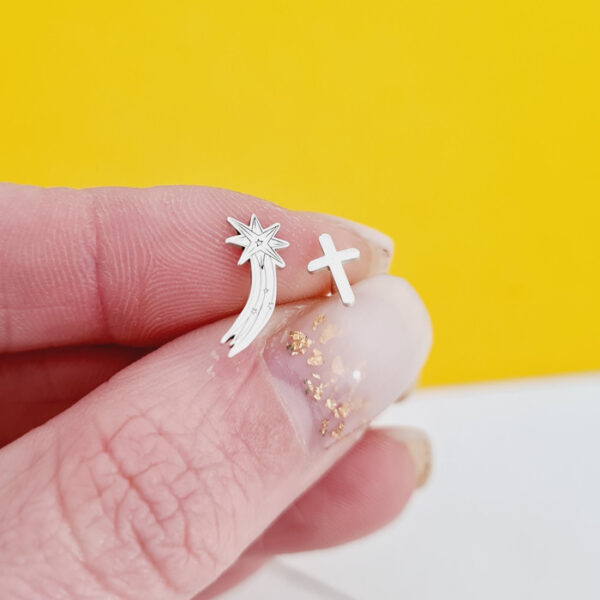 Cercei Lumina Credintei – Bijuterii cu Har – Model asimetric – Argint 925 – Inchizatoare surub