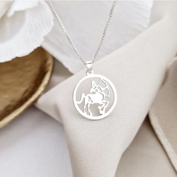 Lantisor zodia ta in armonie – Pandantiv disc cu simbol Sagetator – Argint 925