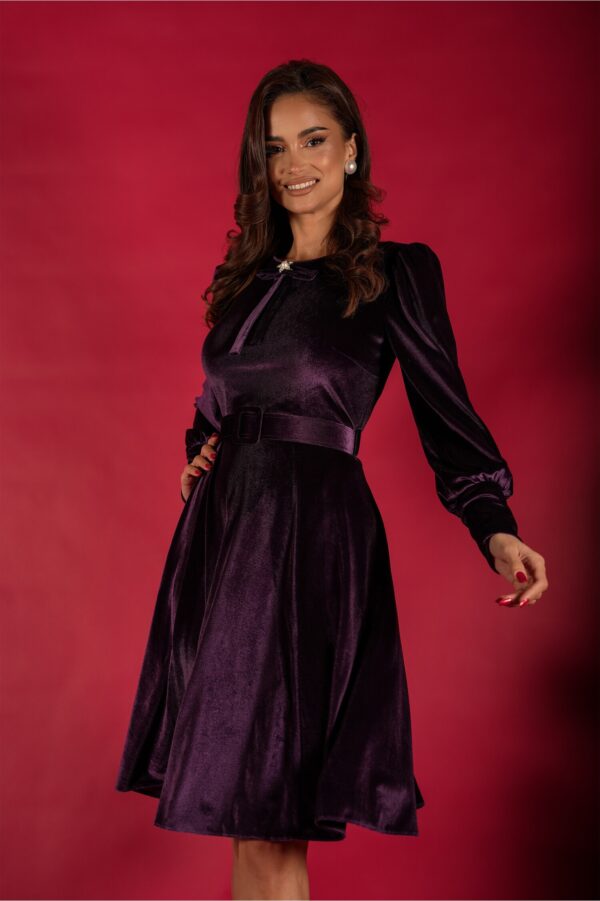 Rochie Dy Fashion mov din catifea cu funda la bust si curea in talie
