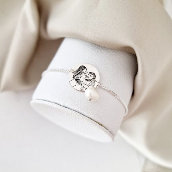 Bratara cu picatura de Perla si fotogravura – Eleganta capturata pe lant glisant – Argint 925