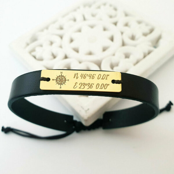 Bratara Placuta gravata cu Coordonate si simbol Busola – Argint 925 placat cu Aur 18k, piele