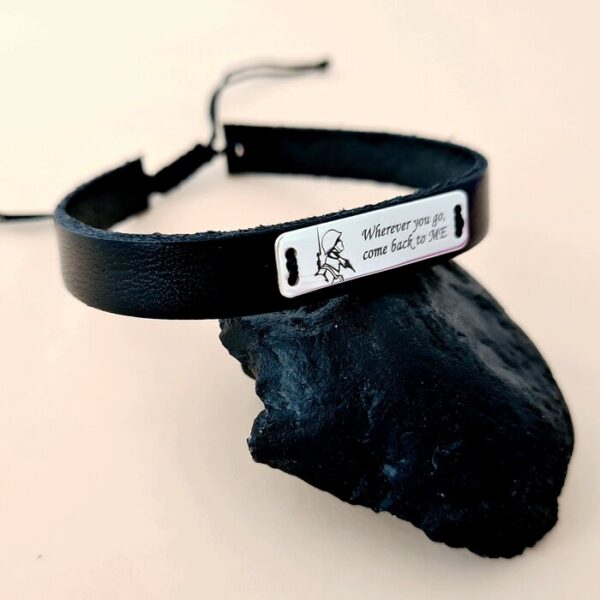 Bratara Placuta gravata cu un Soldat si Text – Argint 925, piele