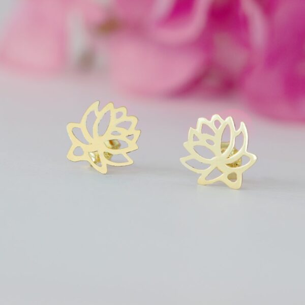 Cercei din aur galben 14k model floral lotus – pentru dama