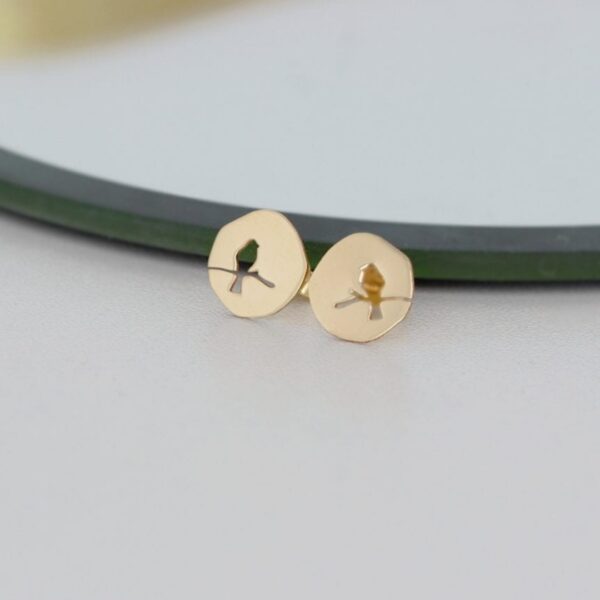 Cercei pasare pe ramura model decupat in banut din aur galben, alb sau roze 14K