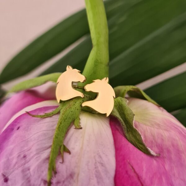 Cercei personalizati – Portret de cal – Argint 925 placat cu Aur Galben 18K – Inchidere cu surub