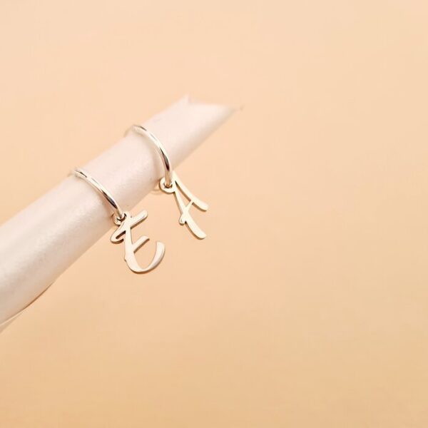 Cercei rotunzi – Hoops cu initiale personalizate – Argint 925