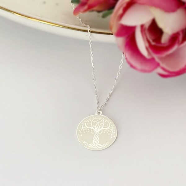 Lantisor din argint cu banut model copacul vietii gravat