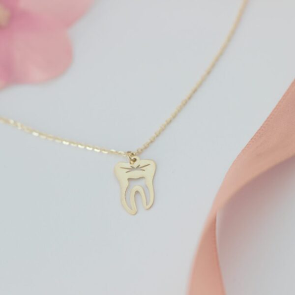 Lantisor cu model maseluta – aur galben, alb sau roze 14K