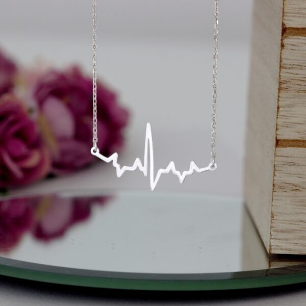 Lantisor cu model puls din argint 925 model deosebit