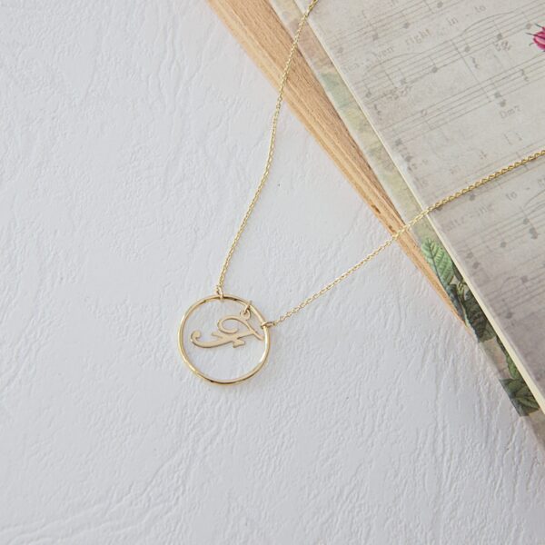 Lantisor cu litera model unic din aur galben alb sau roze 14K