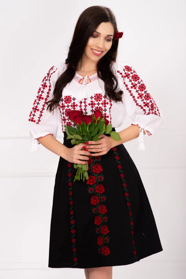 Ie populara Mioara brodata cu maneca trei sferturi