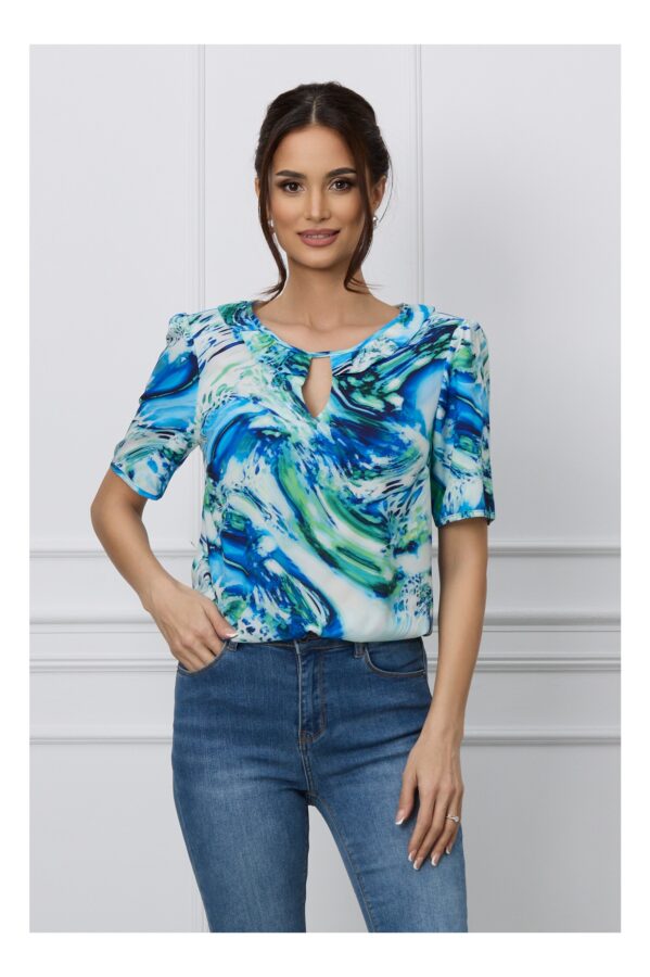 Bluza Simona albastra cu imprimeuri verzi si volanas la decolteu