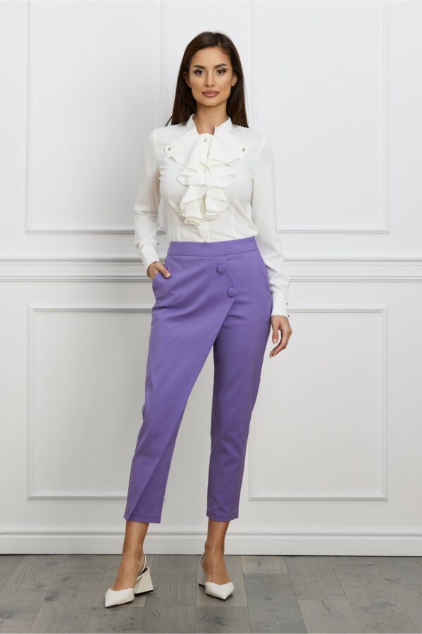 Pantaloni Lory lila cu aplicatie petrecuta si nasturi decorativi