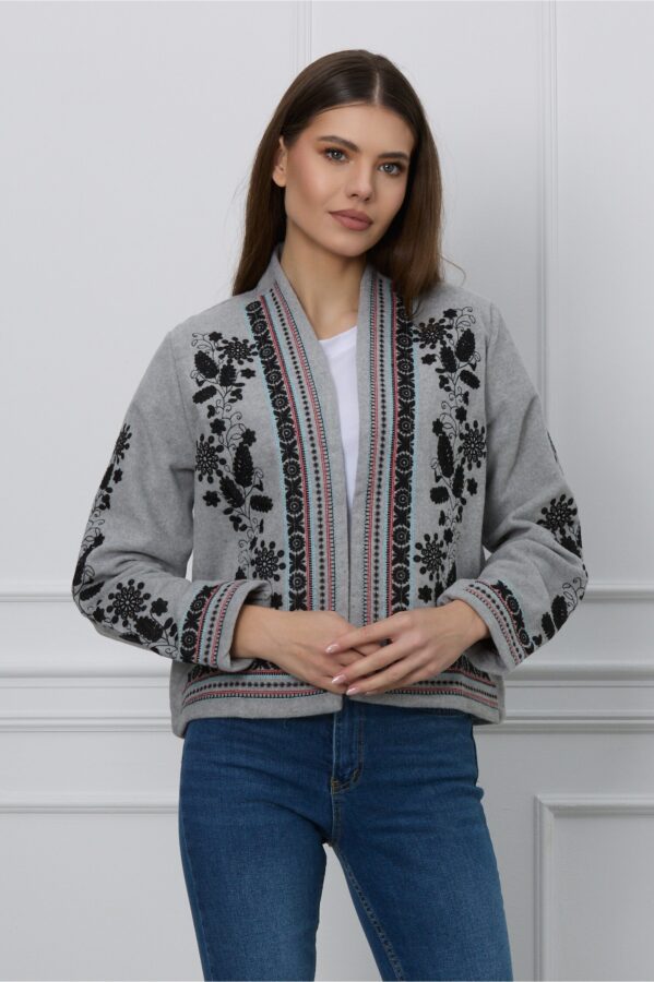 Sacou gri cu broderie neagra