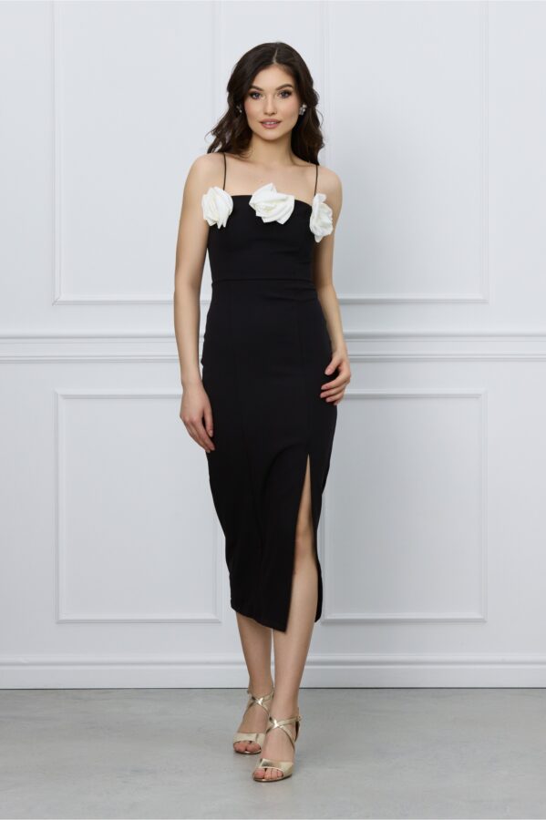 Rochie Erika neagra cu trandafiri la bust