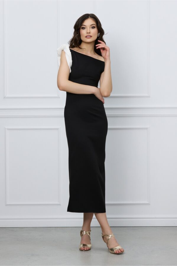 Rochie Isha neagra cu aplicatie alba la maneca