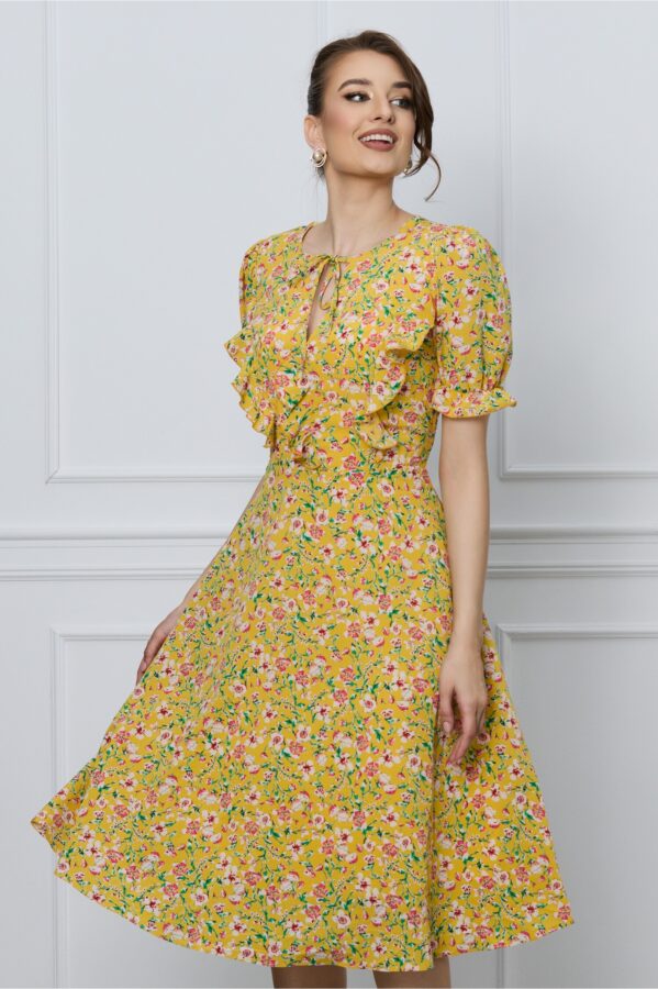 Rochie Tania galbena cu flori fucsia si volane pe bust